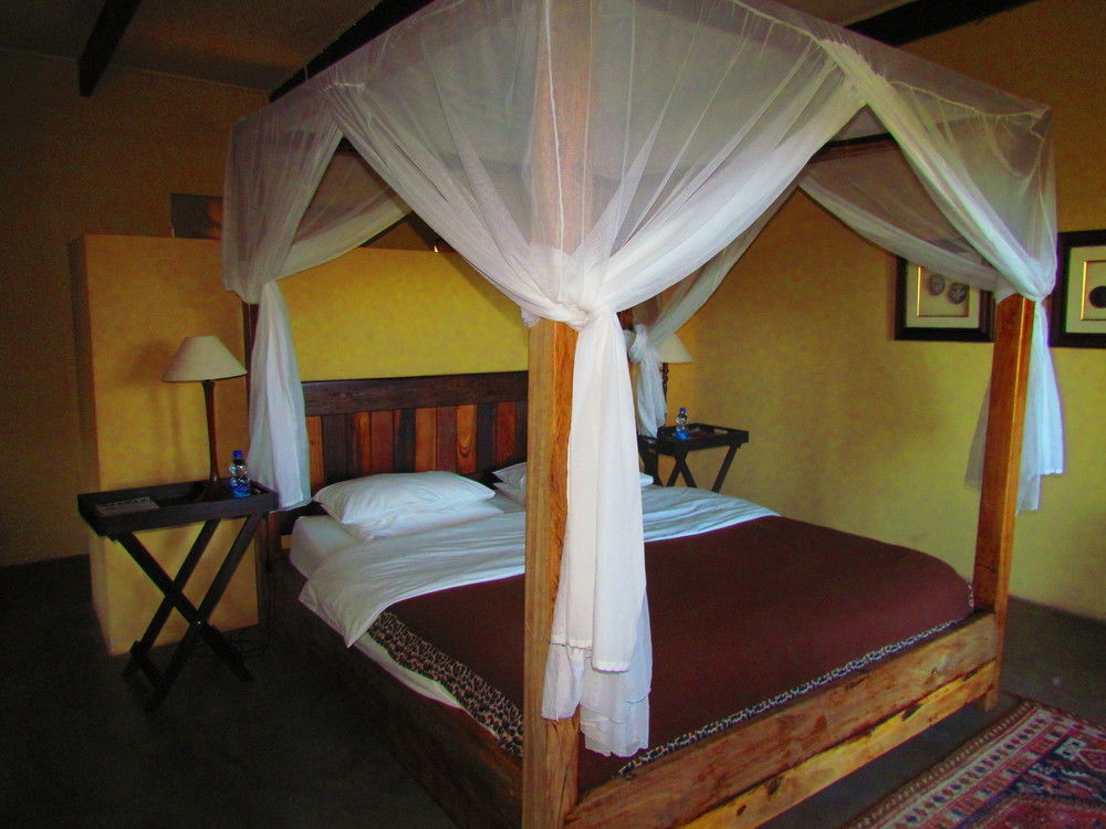 Plettenberg Bay Game Reserve: The Baroness Safari Lodge 外观 照片